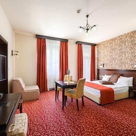Hajdúszoboszló Hotel Aurum מראה חיצוני תמונה
