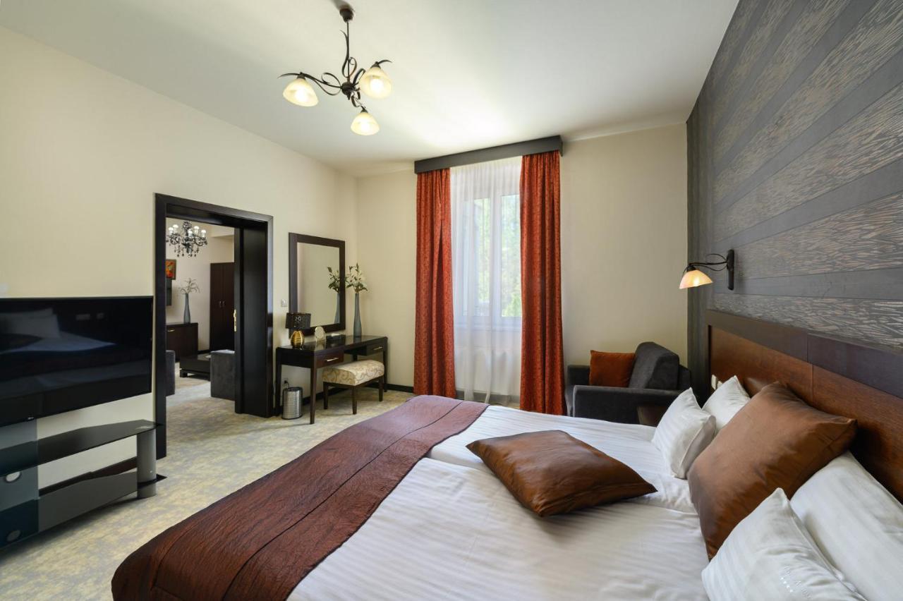 Hajdúszoboszló Hotel Aurum מראה חיצוני תמונה