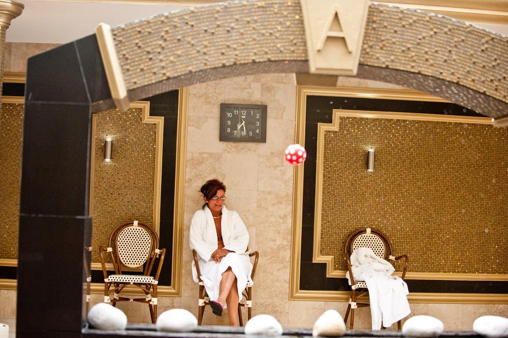 Hajdúszoboszló Hotel Aurum מראה חיצוני תמונה