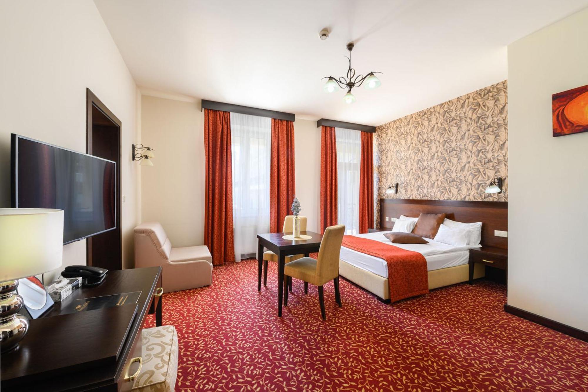 Hajdúszoboszló Hotel Aurum מראה חיצוני תמונה