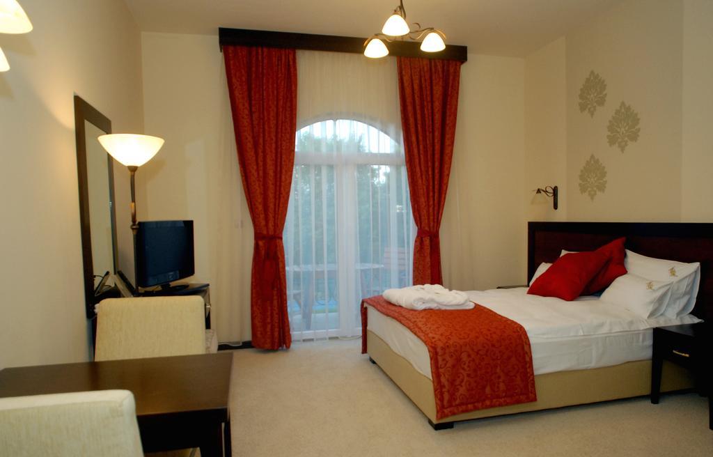 Hajdúszoboszló Hotel Aurum מראה חיצוני תמונה