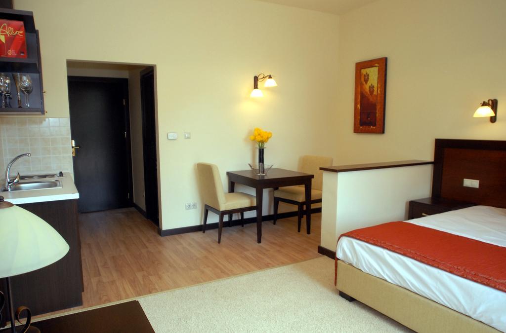 Hajdúszoboszló Hotel Aurum מראה חיצוני תמונה
