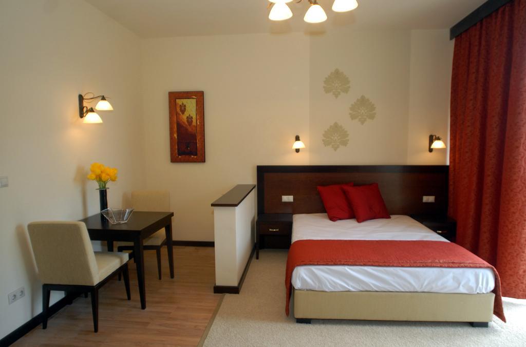 Hajdúszoboszló Hotel Aurum מראה חיצוני תמונה