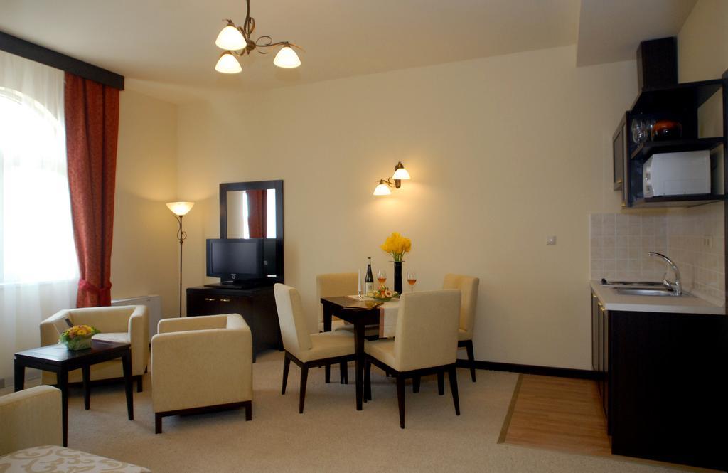 Hajdúszoboszló Hotel Aurum מראה חיצוני תמונה