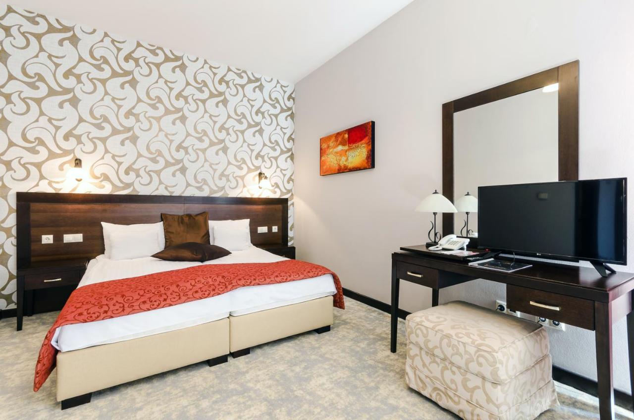 Hajdúszoboszló Hotel Aurum מראה חיצוני תמונה
