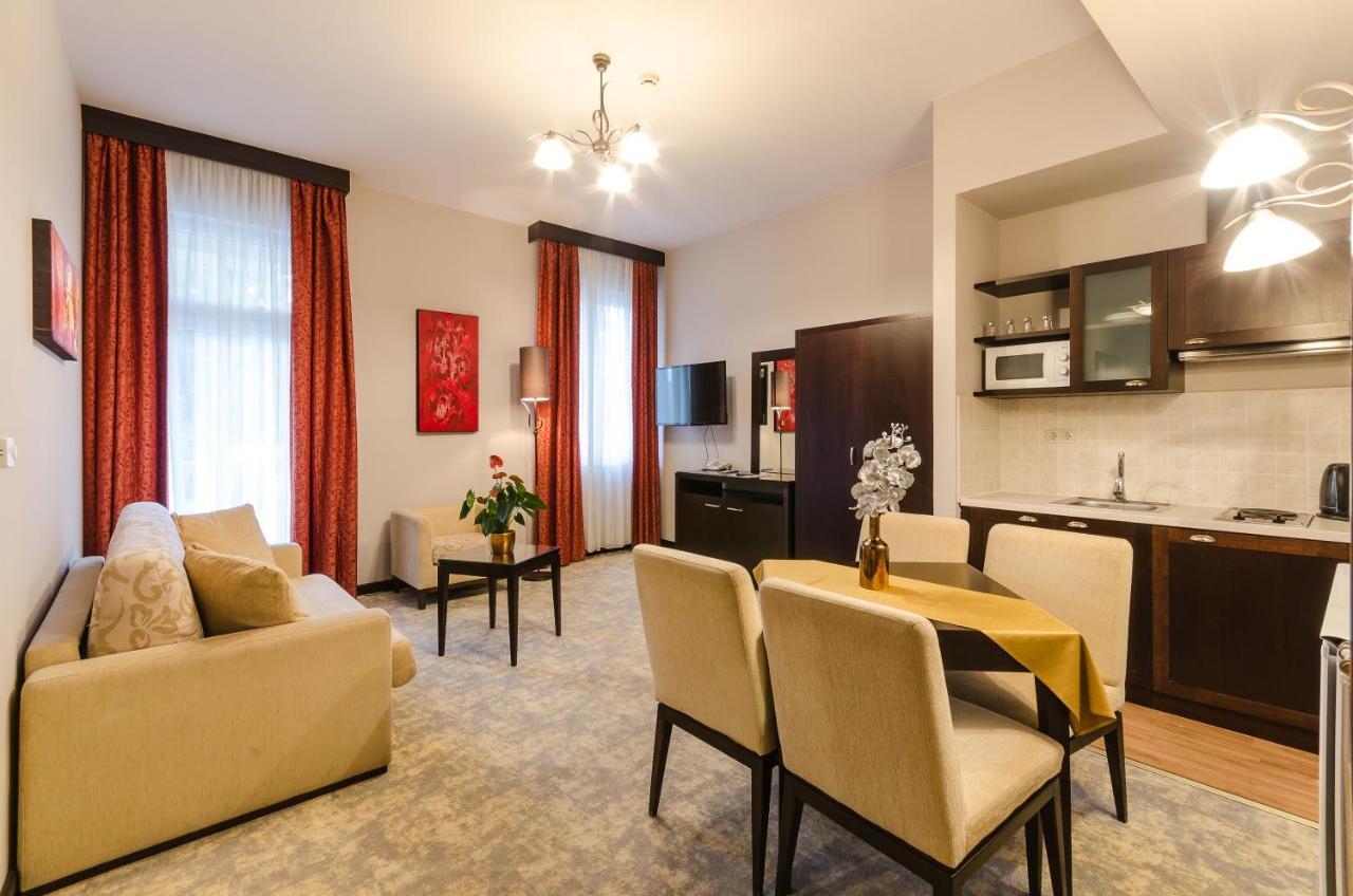 Hajdúszoboszló Hotel Aurum מראה חיצוני תמונה