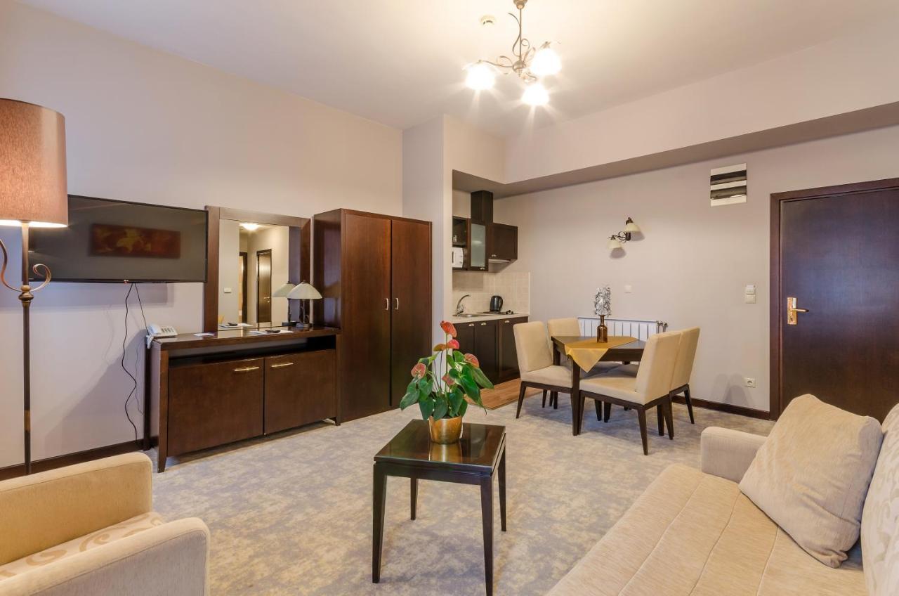 Hajdúszoboszló Hotel Aurum מראה חיצוני תמונה
